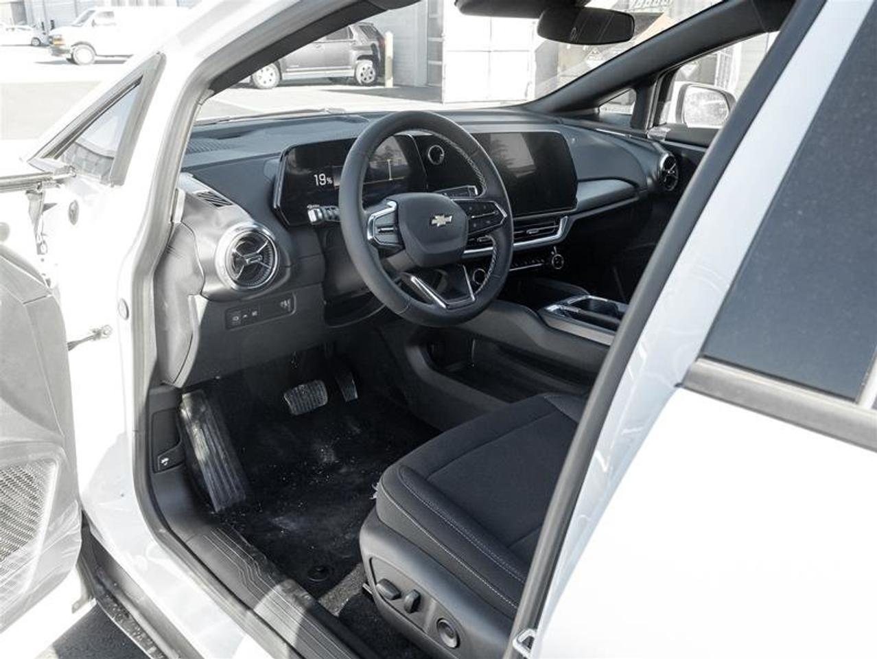 2027 Chevrolet Equinox EV LT1 Photo