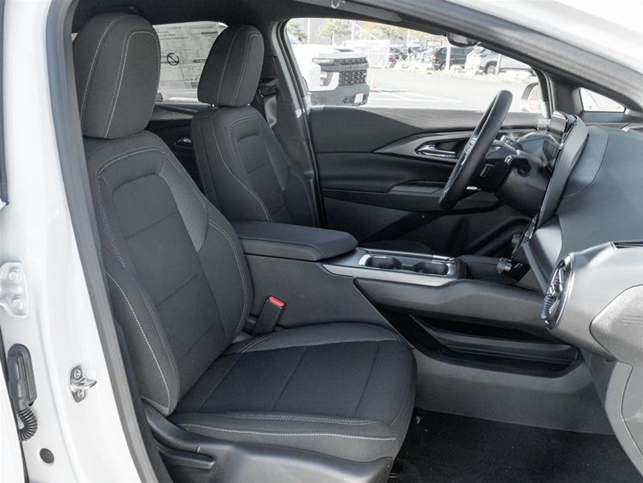 2027 Chevrolet Equinox EV LT1 Photo