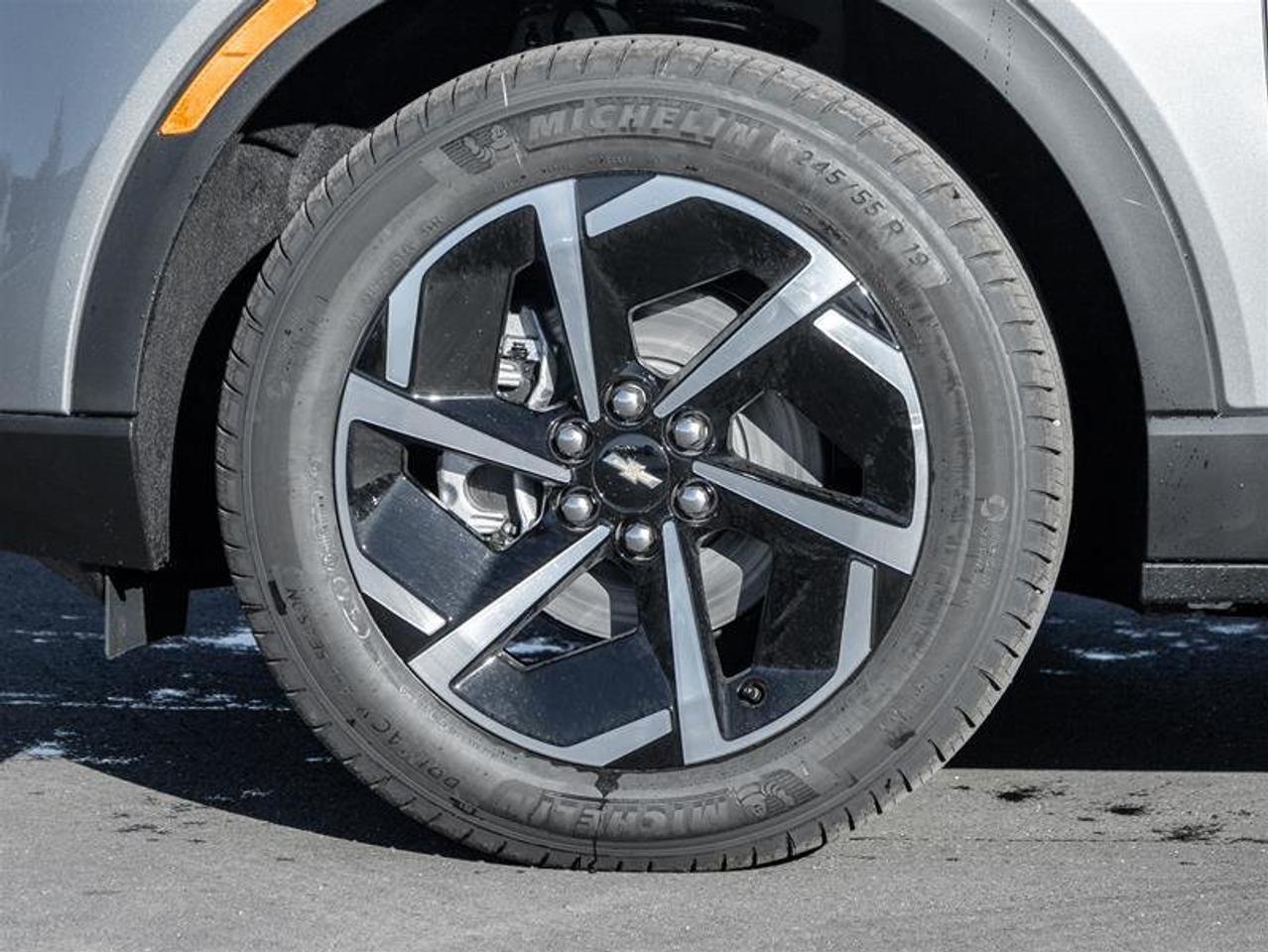 2027 Chevrolet Equinox EV LT1 Photo