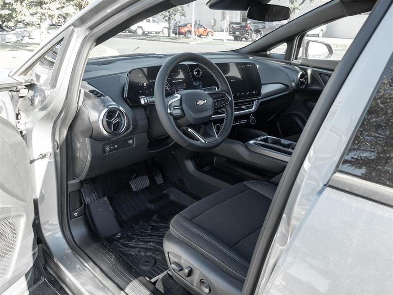 2027 Chevrolet Equinox EV LT1 Photo