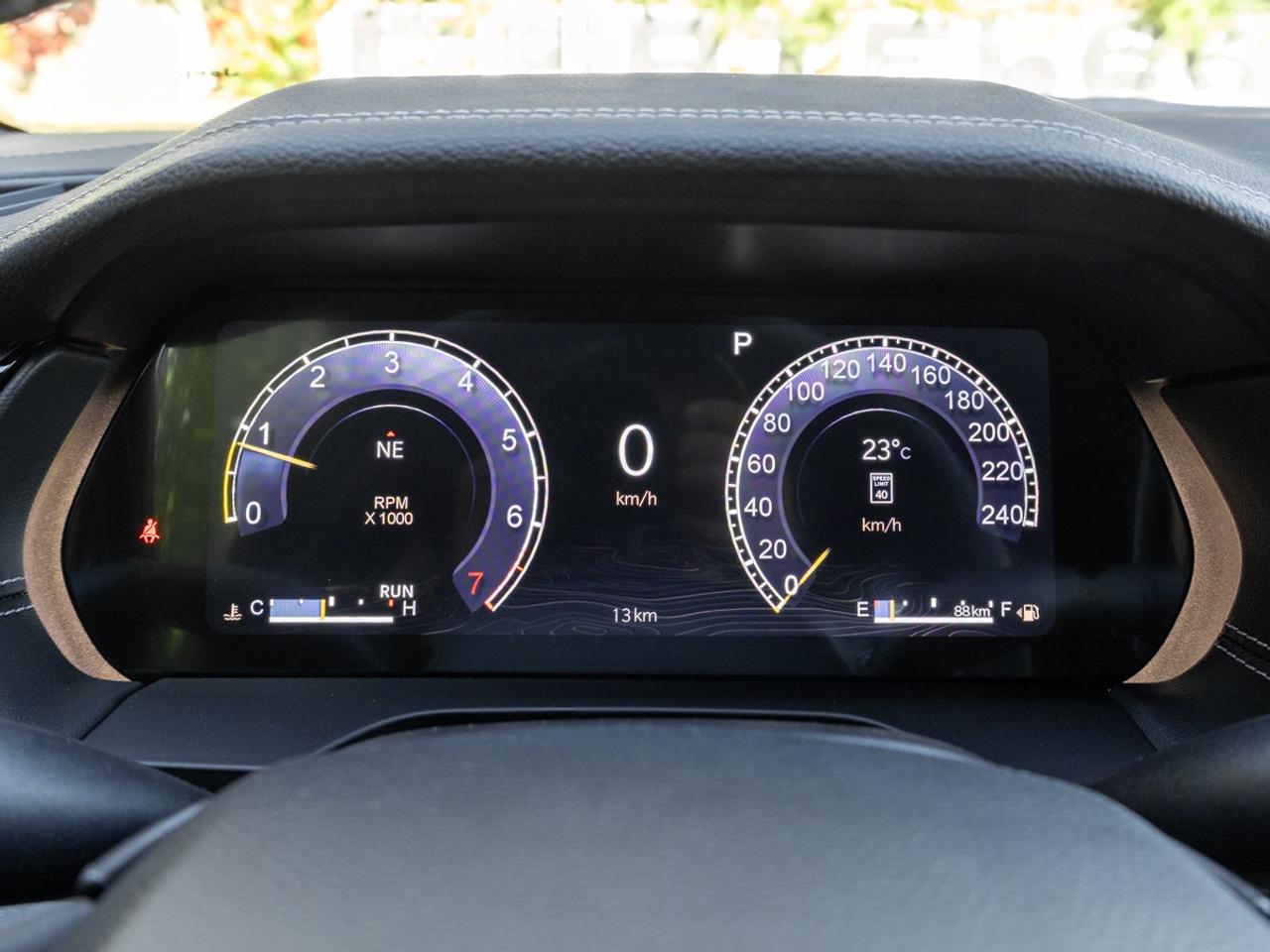 2027 Jeep Grand Cherokee Laredo Altitude Photo