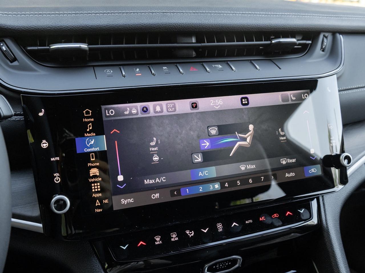 2027 Jeep Grand Cherokee Laredo Altitude Photo