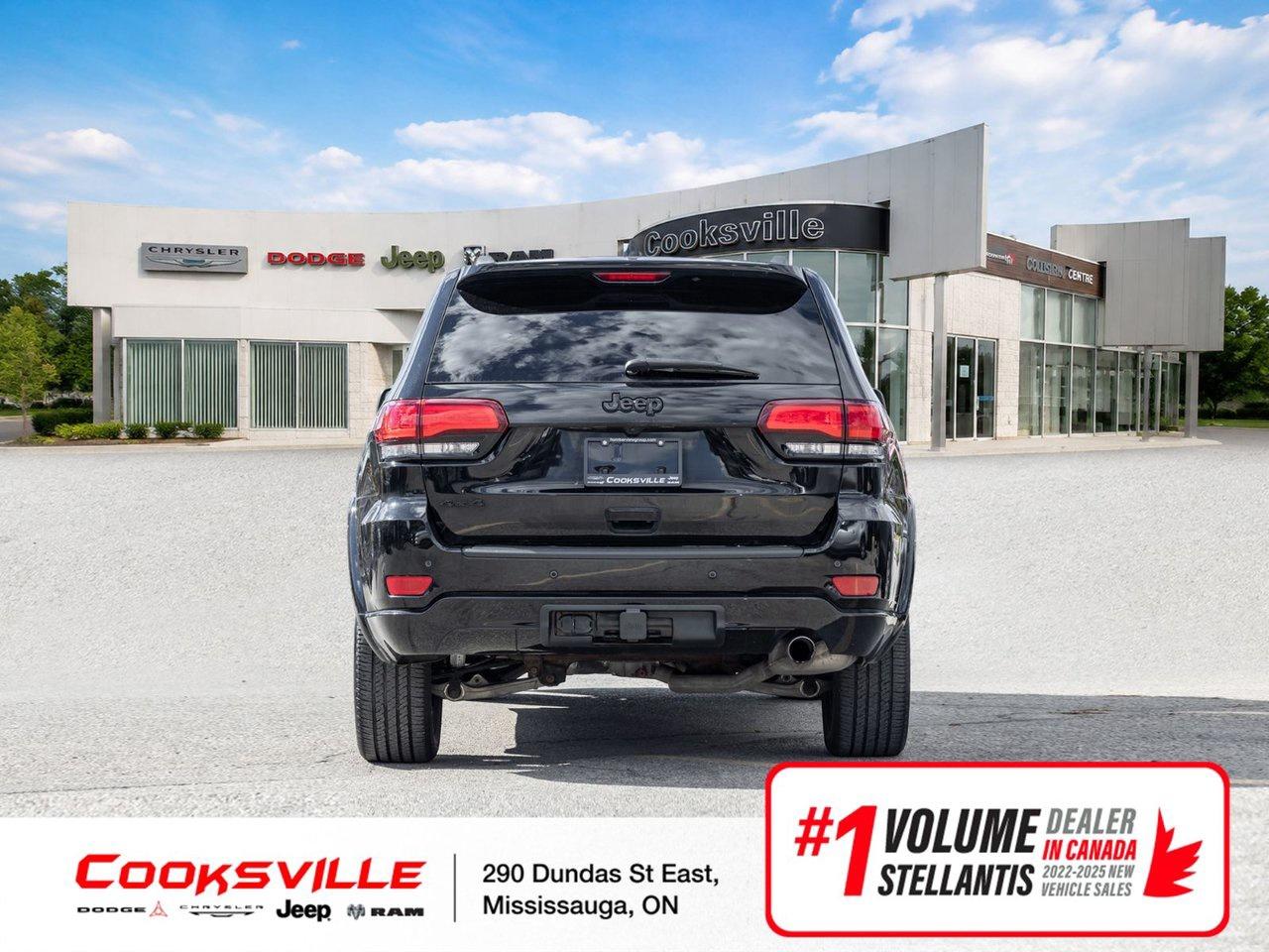 2021 Jeep Grand Cherokee 4X4 Laredo Photo