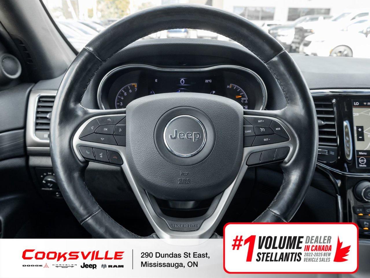 2021 Jeep Grand Cherokee 4X4 Laredo Photo