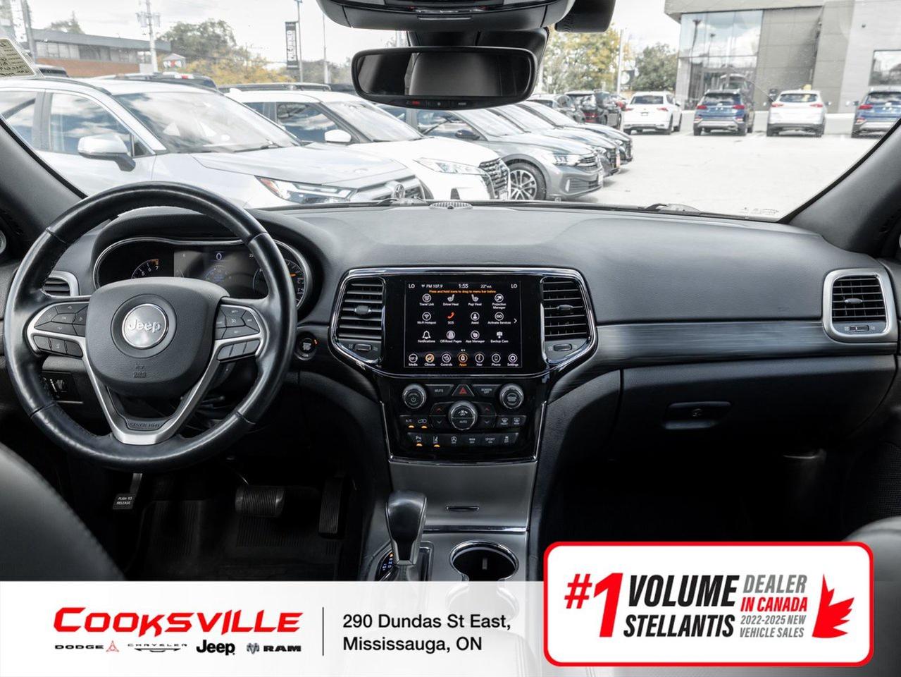 2021 Jeep Grand Cherokee 4X4 Laredo Photo