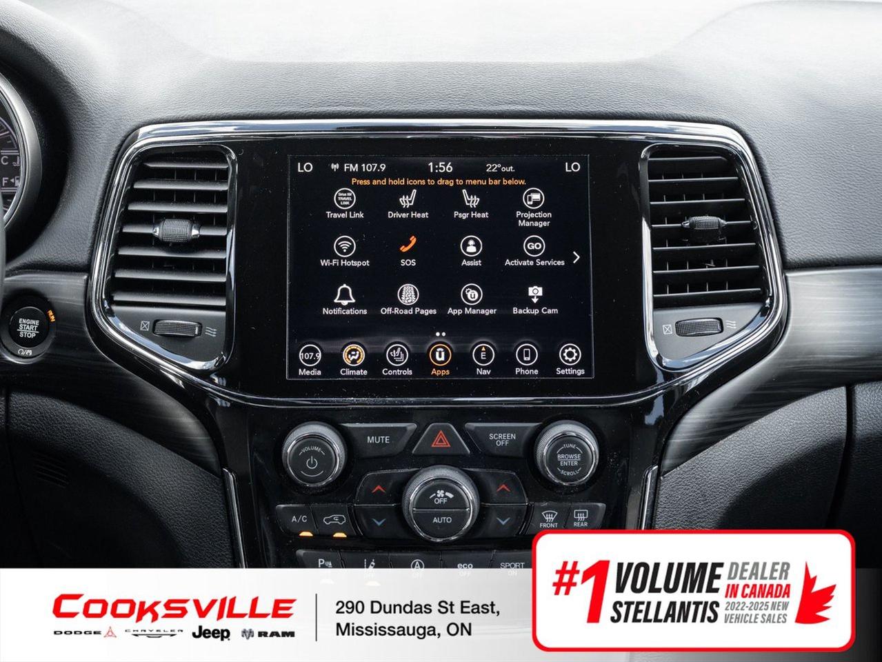 2021 Jeep Grand Cherokee 4X4 Laredo Photo