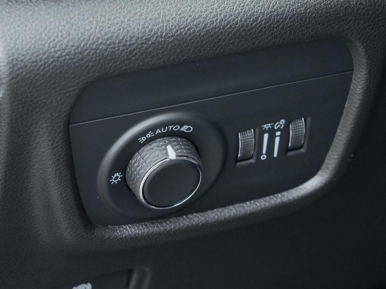 2025 Jeep Grand Cherokee ALTITUDE 4X4 Photo