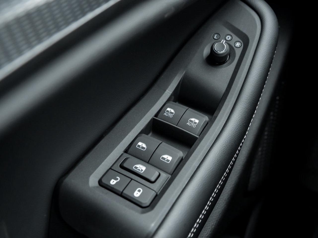 2025 Jeep Grand Cherokee ALTITUDE 4X4 Photo