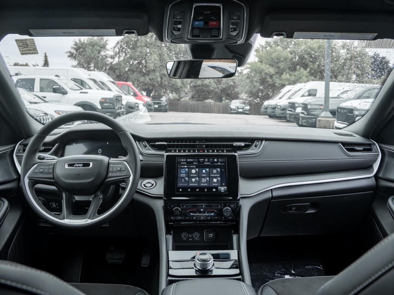 2025 Jeep Grand Cherokee ALTITUDE 4X4 Photo