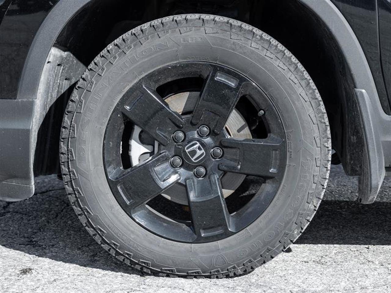 2025 Honda Ridgeline Black Edition AWD Photo3