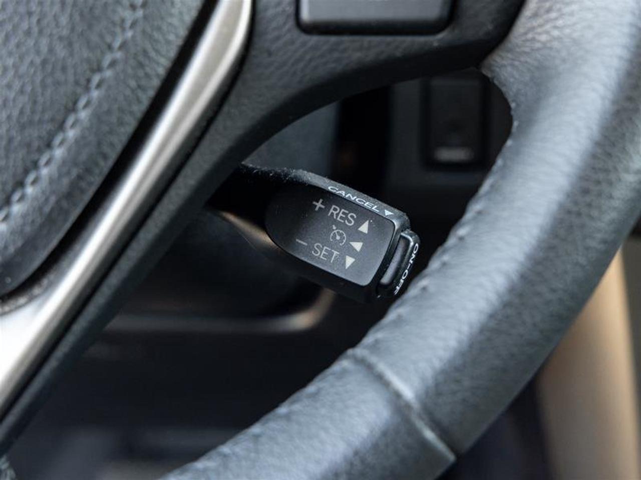 2014 Toyota RAV4 AWD Limited Sunroof | Backup Cam | Navi | Heated Seats | Wireless Charging | Limited Photo