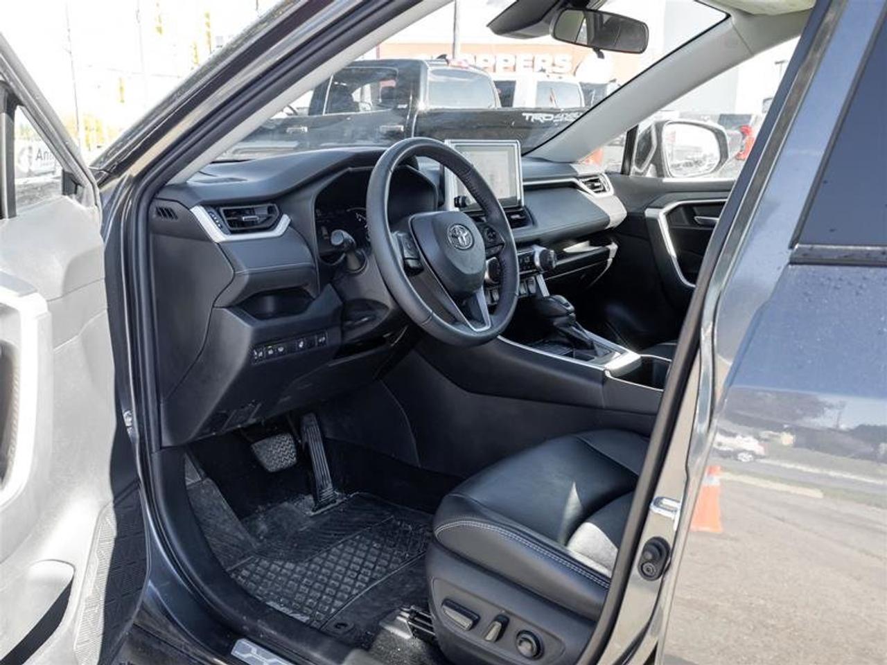 2023 Toyota RAV4 XLE AWD Heated Front Seats| Moonroof| Backup Camera| XLE| AWD Photo