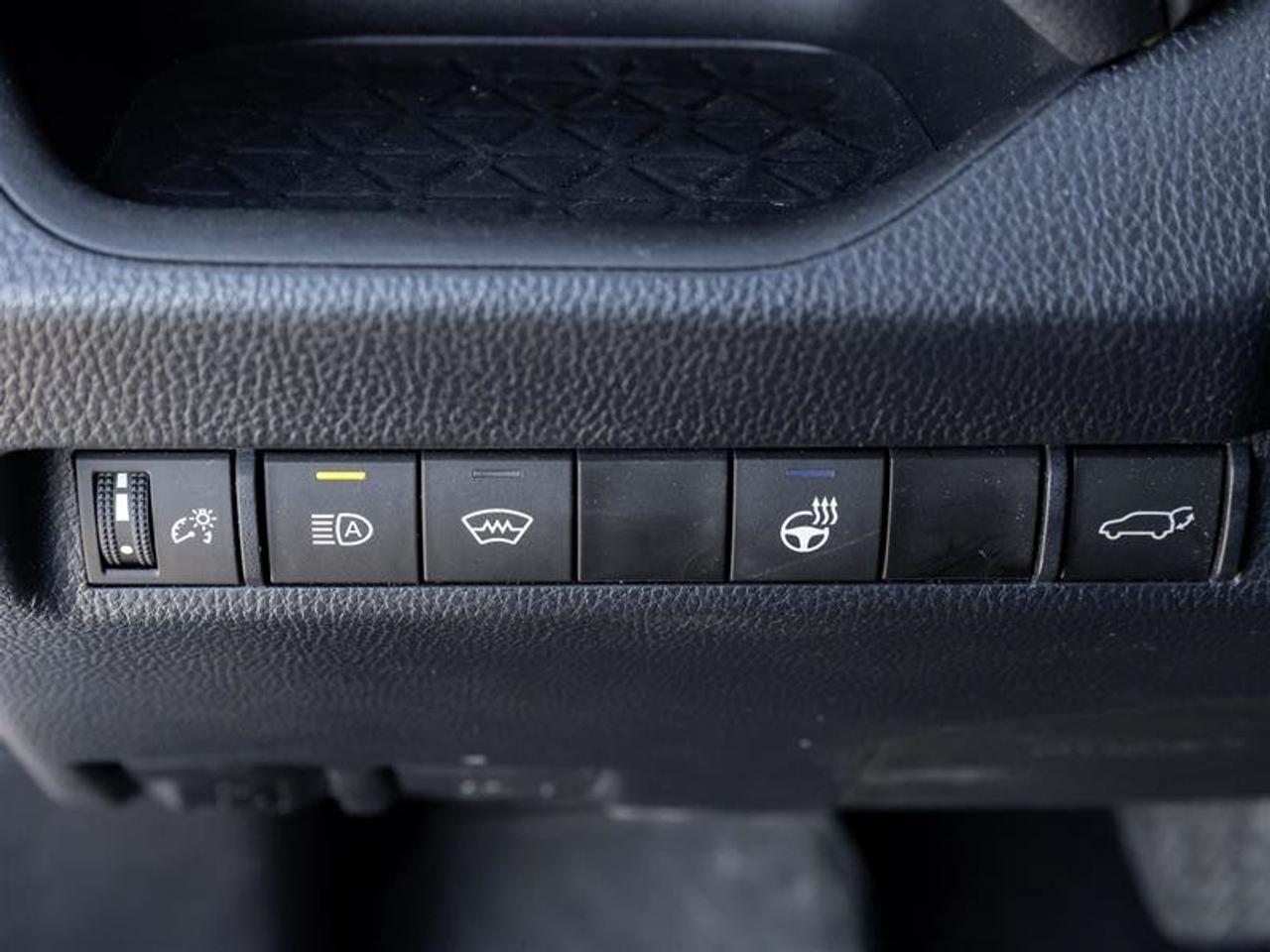2023 Toyota RAV4 XLE AWD Heated Front Seats| Moonroof| Backup Camera| XLE| AWD Photo