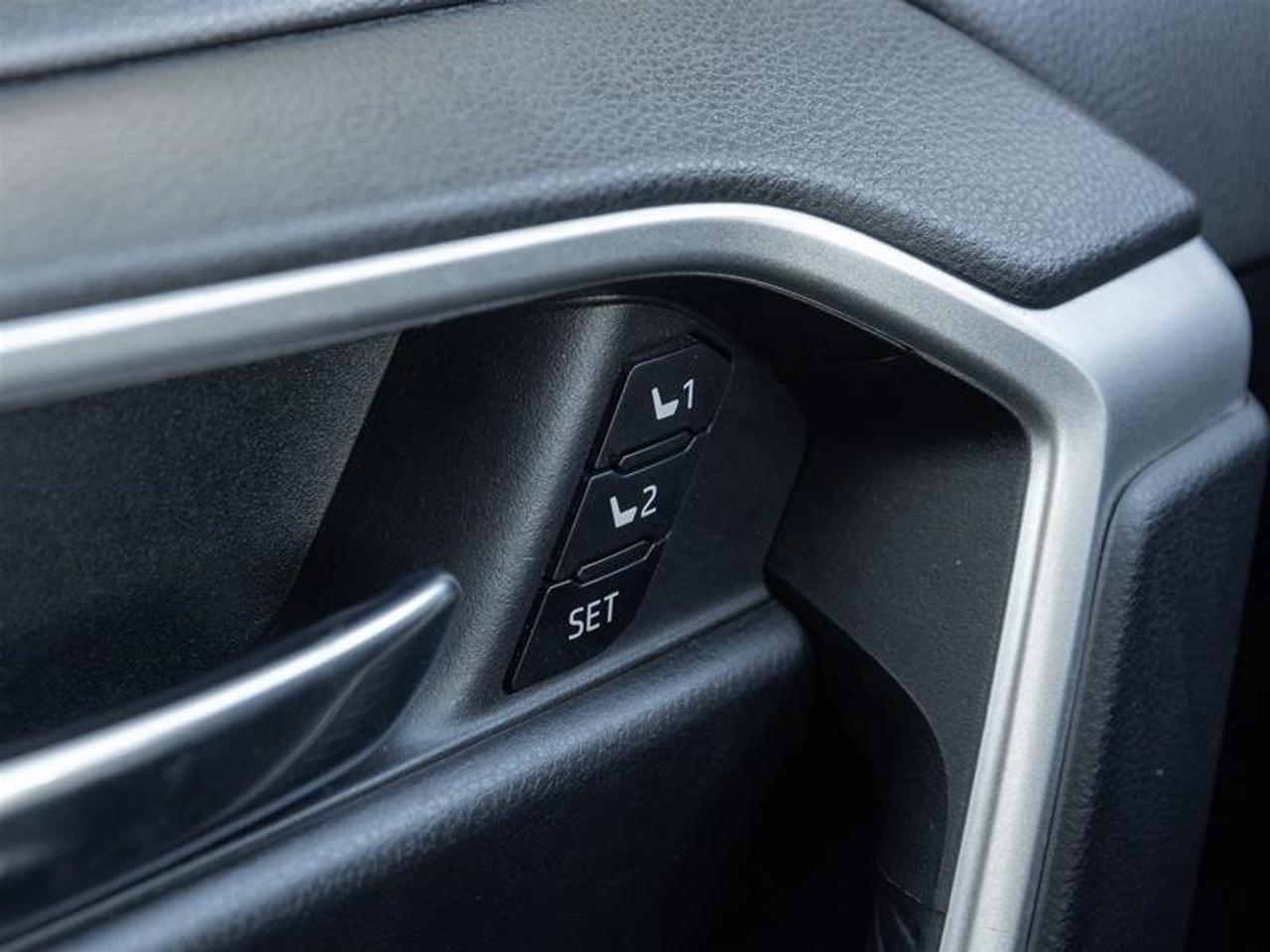 2023 Toyota RAV4 XLE AWD Heated Front Seats| Moonroof| Backup Camera| XLE| AWD Photo