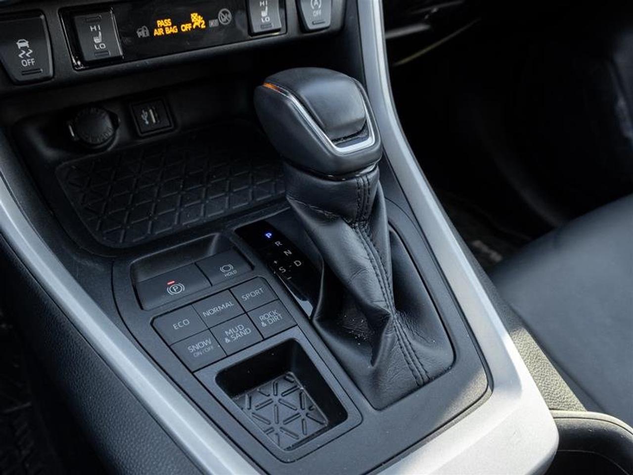 2023 Toyota RAV4 XLE AWD Heated Front Seats| Moonroof| Backup Camera| XLE| AWD Photo