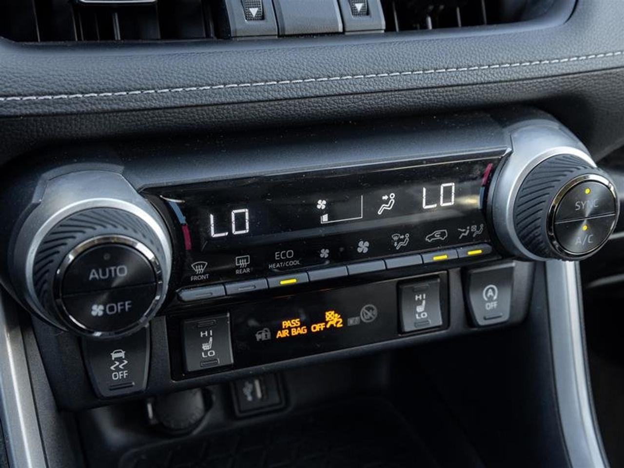 2023 Toyota RAV4 XLE AWD Heated Front Seats| Moonroof| Backup Camera| XLE| AWD Photo