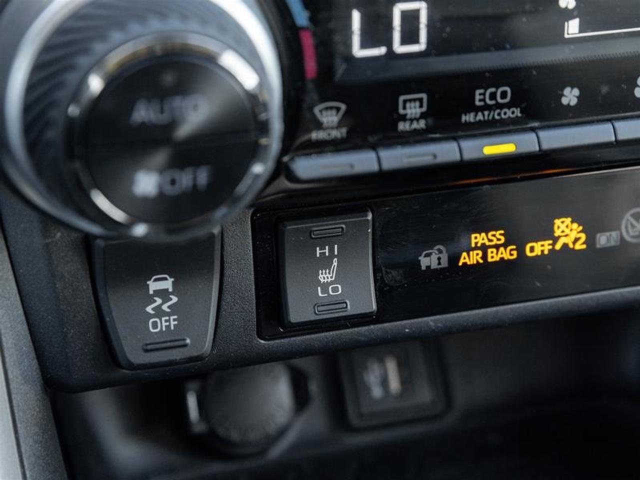 2023 Toyota RAV4 XLE AWD Heated Front Seats| Moonroof| Backup Camera| XLE| AWD Photo