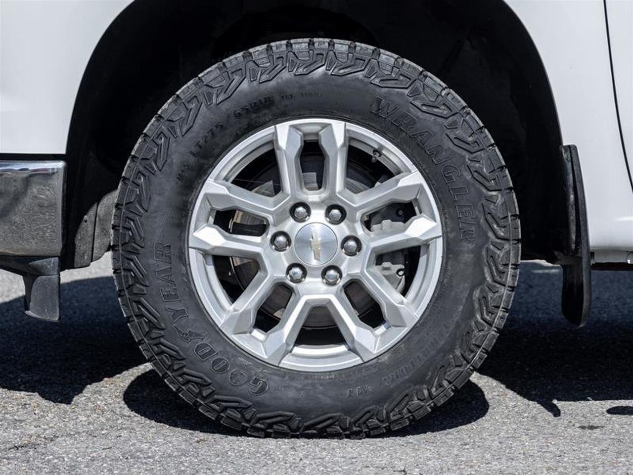 2024 Chevrolet Silverado 1500 Crew Cab Short Box 4-Wheel Drive LT Navi | Backup Cam | Heated Seats | Assist Steps | LT Photo