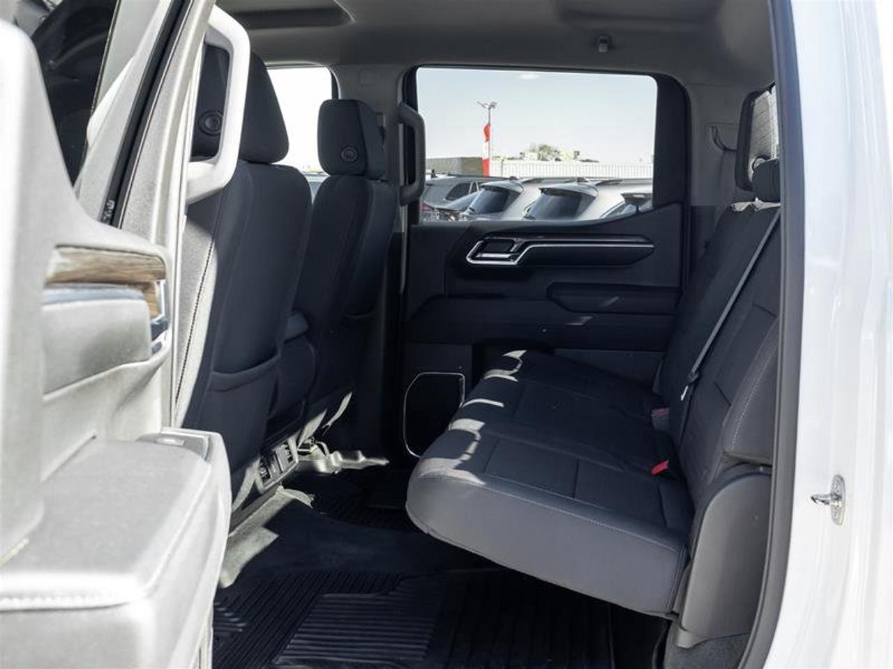 2024 Chevrolet Silverado 1500 Crew Cab Short Box 4-Wheel Drive LT Navi | Backup Cam | Heated Seats | Assist Steps | LT Photo