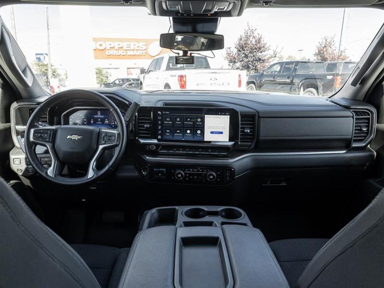 2024 Chevrolet Silverado 1500 Crew Cab Short Box 4-Wheel Drive LT Navi | Backup Cam | Heated Seats | Assist Steps | LT Photo