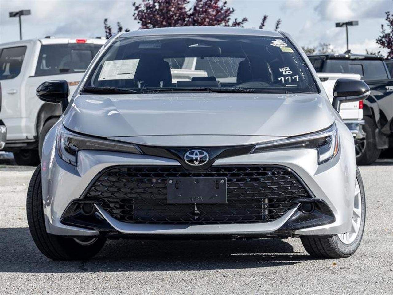 2027 Toyota Corolla Hatchback SE Plus Photo5