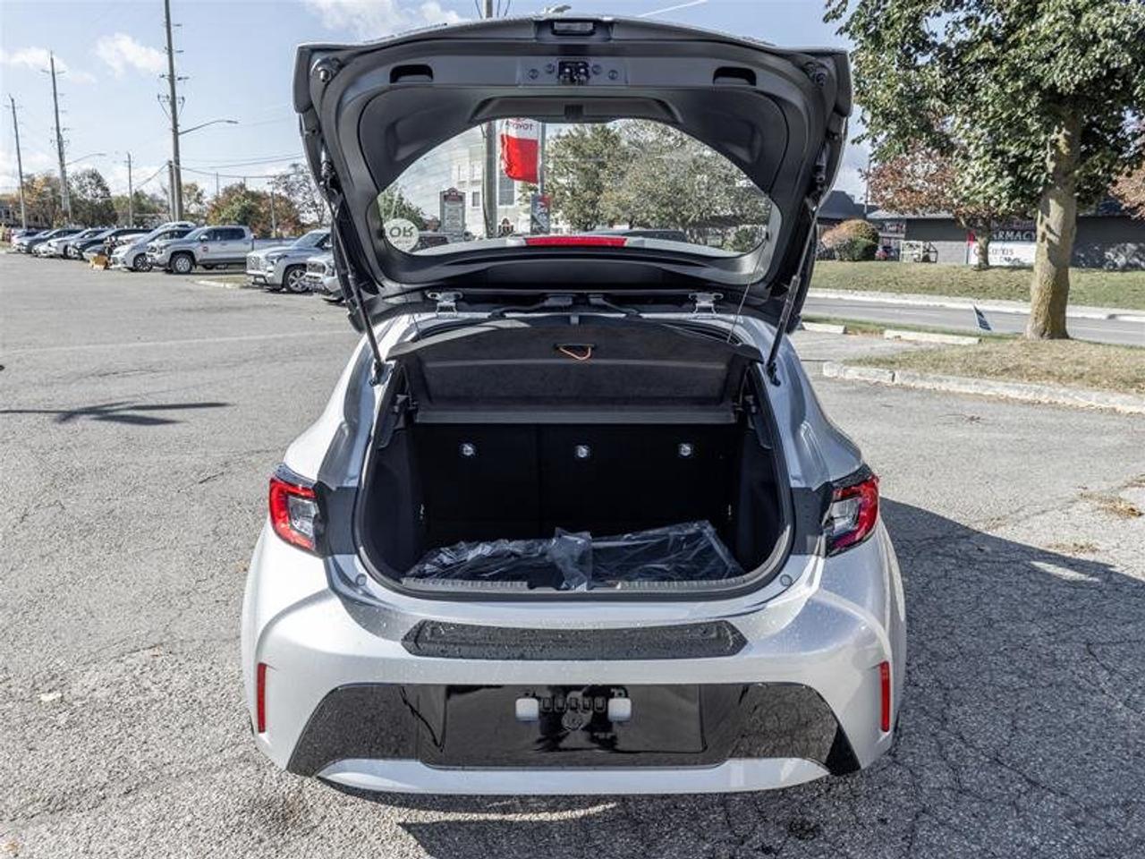 2027 Toyota Corolla Hatchback SE Plus Photo