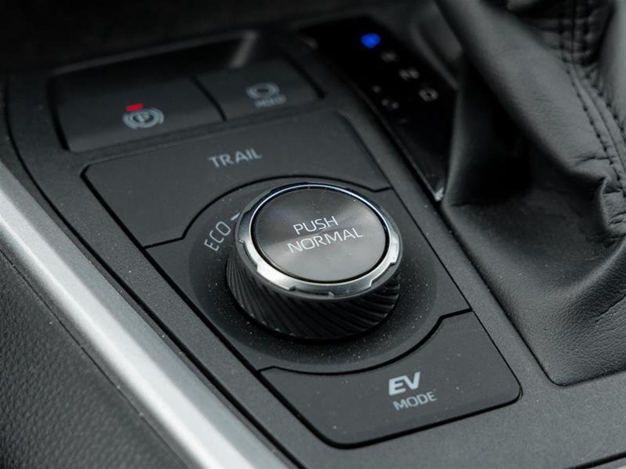2025 Toyota RAV4 Hybrid XSE AWD Moonroof| Backup Camera| Heated Front Seats| JBL Audio| XSE| AWD Photo