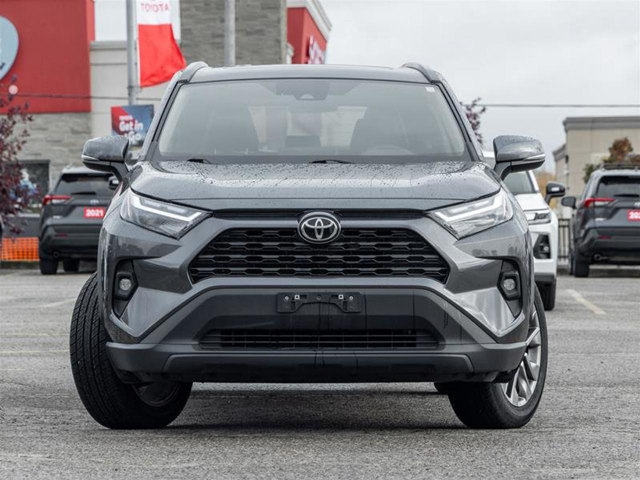 2022 Toyota RAV4 XLE AWD Heated Front Seats| Backup Camera| Moonroof| XLE| AWD Photo1
