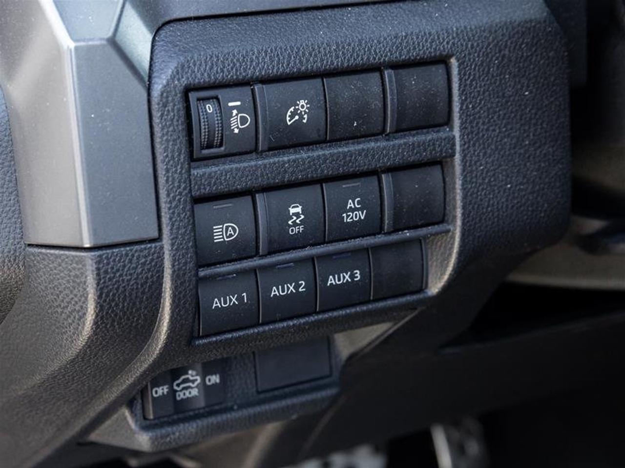 2025 Toyota Tacoma 4X4 Tacoma Double Cab AT Navi | Backup Cam | Heated Seats | Wireless Charging | 4x4 Photo