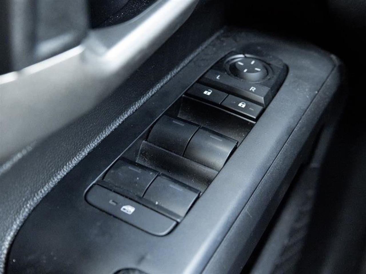 2025 Toyota Tacoma 4X4 Tacoma Double Cab AT Navi | Backup Cam | Heated Seats | Wireless Charging | 4x4 Photo