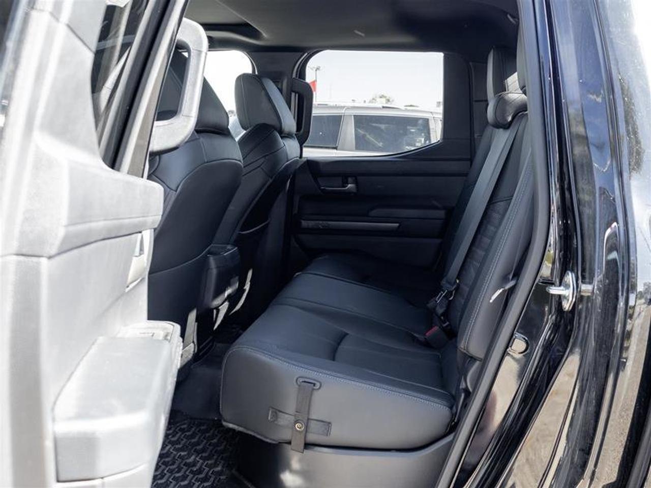 2025 Toyota Tacoma 4X4 Tacoma Double Cab AT Navi | Backup Cam | Heated Seats | Wireless Charging | 4x4 Photo