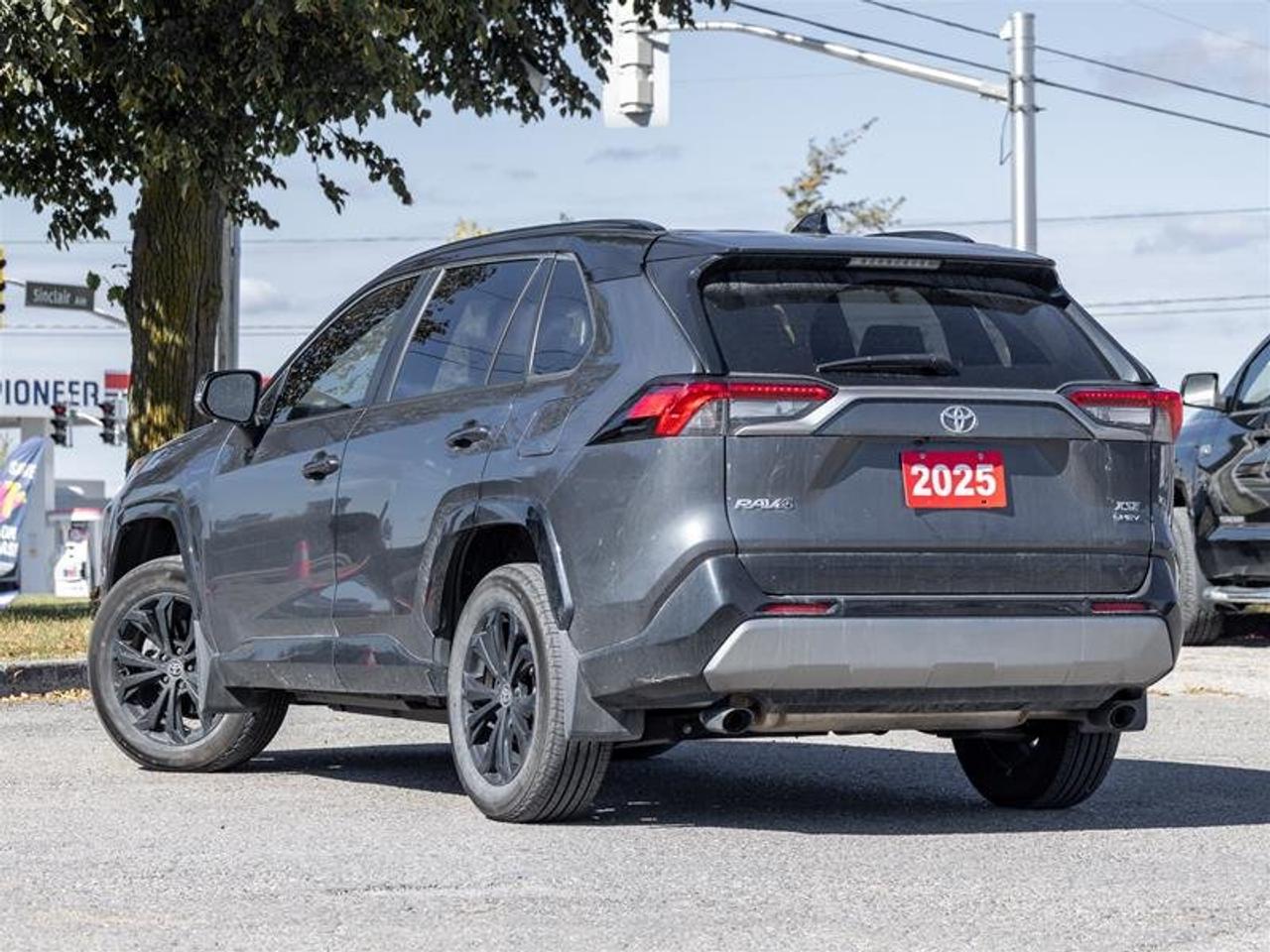 2025 Toyota RAV4 Hybrid XSE AWD Sunroof | Backup Cam | Navi | Heated Seats | JBL Audio | Wireless Charging | XSE Photo