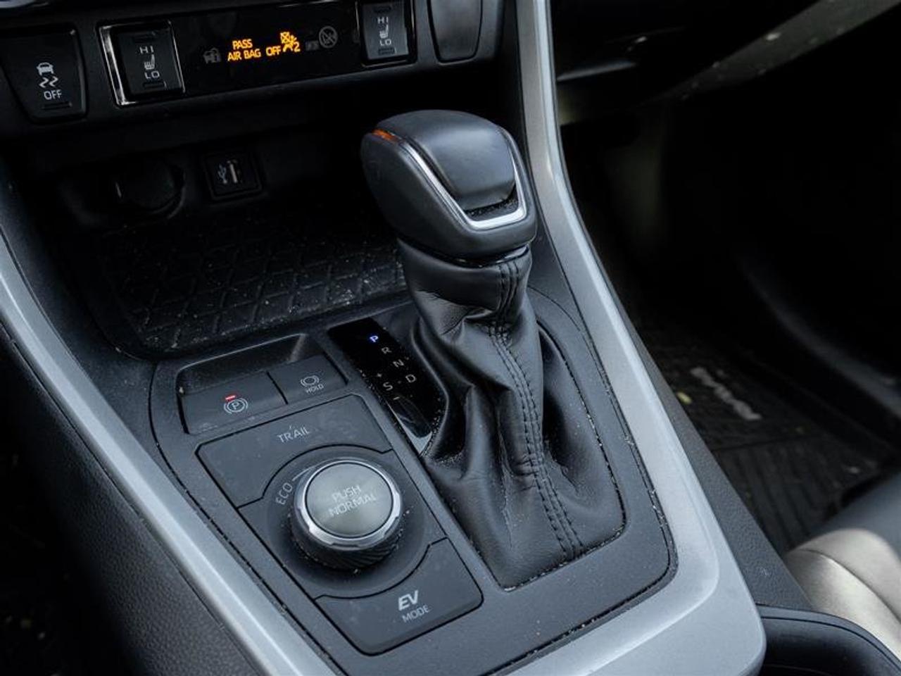 2025 Toyota RAV4 Hybrid XSE AWD Sunroof | Backup Cam | Navi | Heated Seats | JBL Audio | Wireless Charging | XSE Photo
