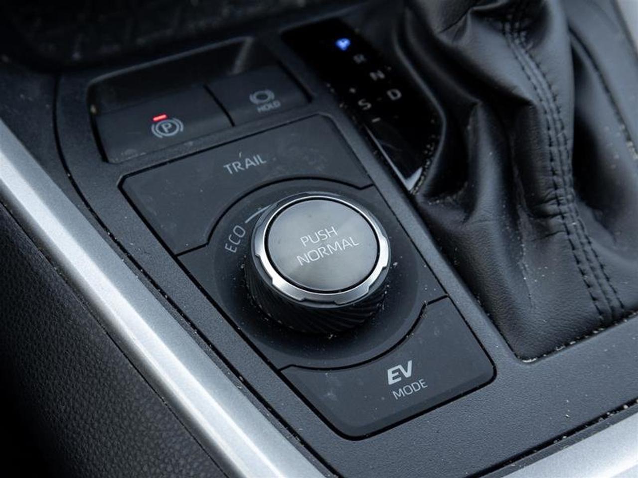 2025 Toyota RAV4 Hybrid XSE AWD Sunroof | Backup Cam | Navi | Heated Seats | JBL Audio | Wireless Charging | XSE Photo
