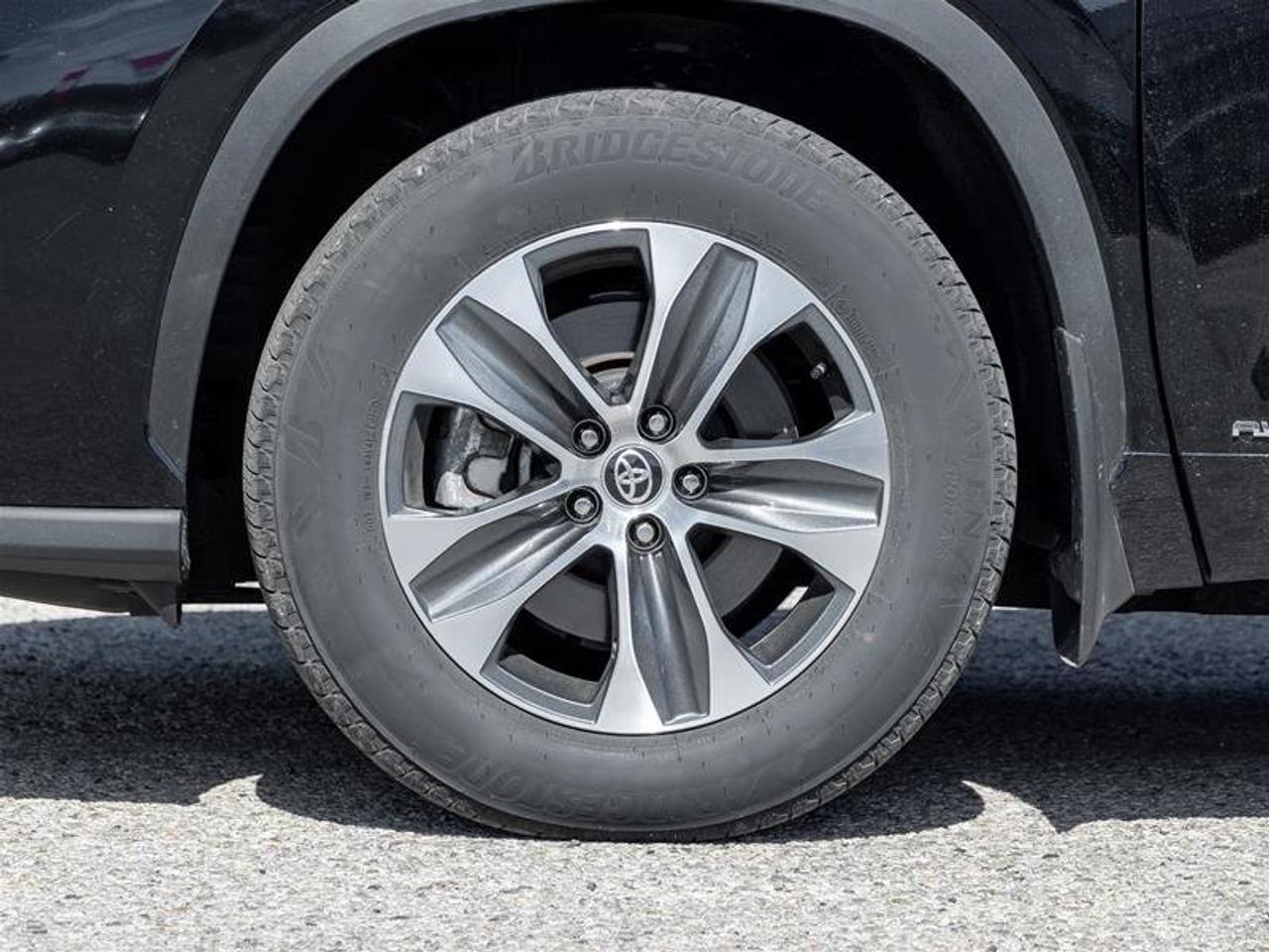 2026 Toyota Highlander Hybrid XLE AWD Pano Sunroof | Backup Cam | Navi | Heated Seats | Wireless Charging | XLE Photo
