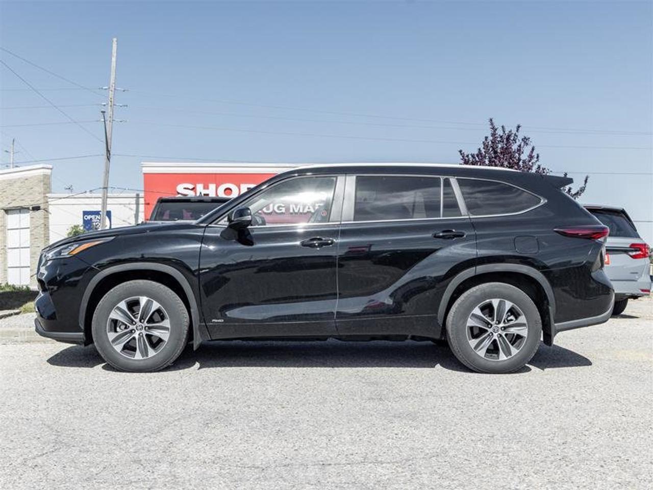 2026 Toyota Highlander Hybrid XLE AWD Pano Sunroof | Backup Cam | Navi | Heated Seats | Wireless Charging | XLE Photo2