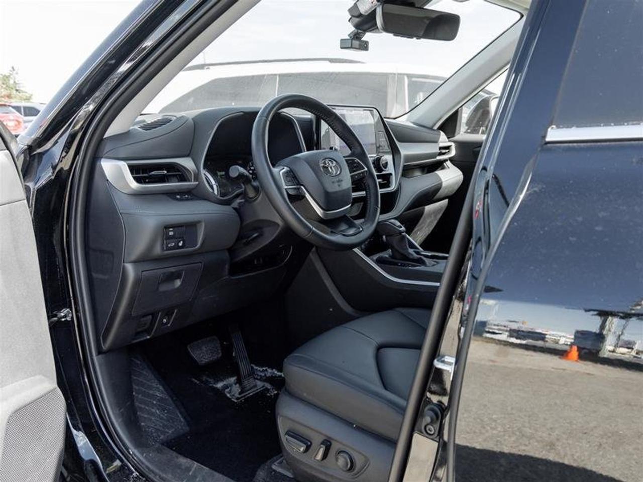 2026 Toyota Highlander Hybrid XLE AWD Pano Sunroof | Backup Cam | Navi | Heated Seats | Wireless Charging | XLE Photo