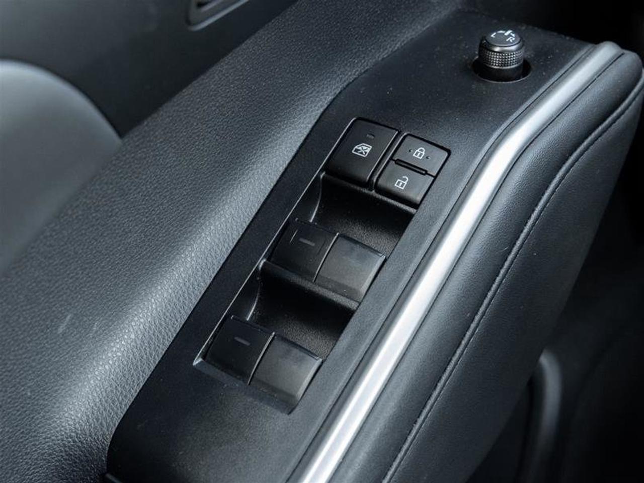2026 Toyota Highlander Hybrid XLE AWD Pano Sunroof | Backup Cam | Navi | Heated Seats | Wireless Charging | XLE Photo
