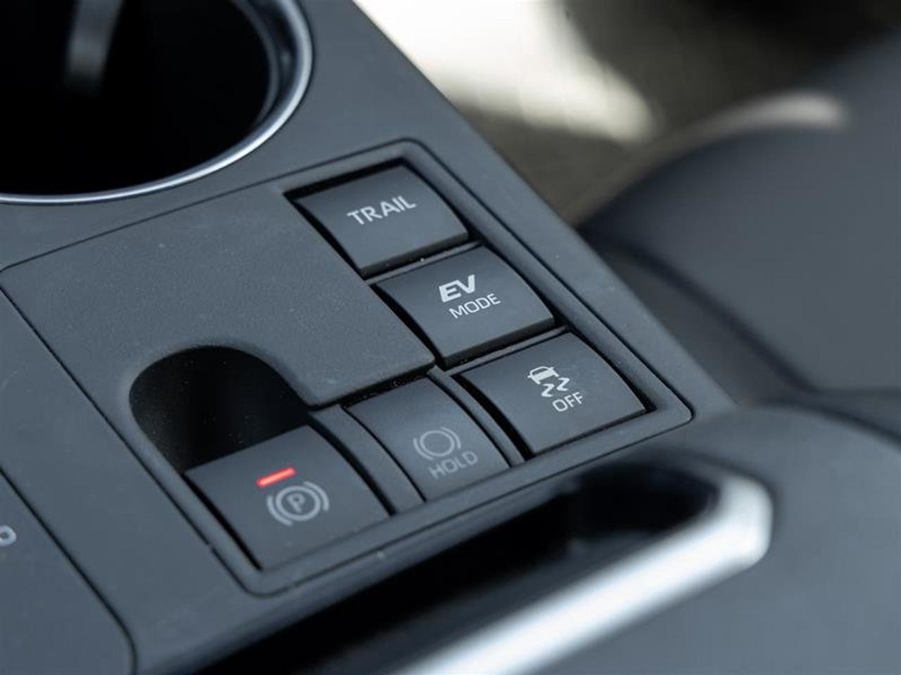 2026 Toyota Highlander Hybrid XLE AWD Pano Sunroof | Backup Cam | Navi | Heated Seats | Wireless Charging | XLE Photo