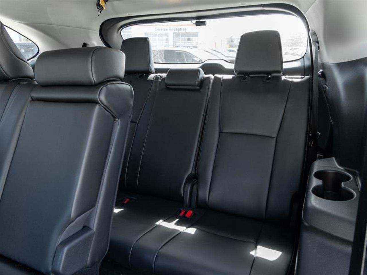2026 Toyota Highlander Hybrid XLE AWD Pano Sunroof | Backup Cam | Navi | Heated Seats | Wireless Charging | XLE Photo