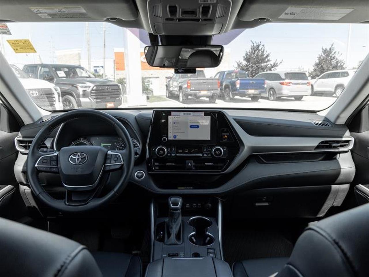 2026 Toyota Highlander Hybrid XLE AWD Pano Sunroof | Backup Cam | Navi | Heated Seats | Wireless Charging | XLE Photo