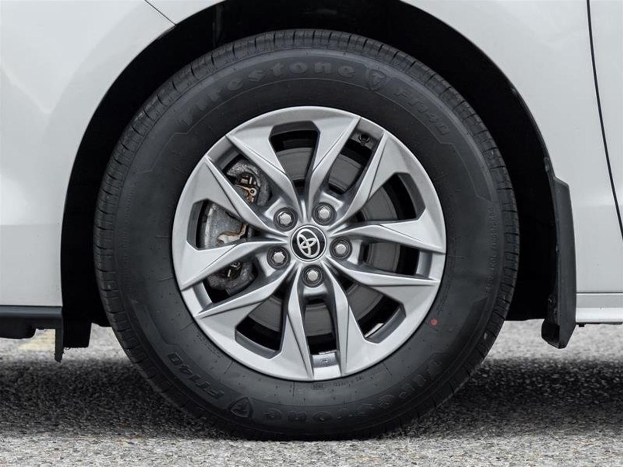 2025 Toyota Sienna Hybrid Sienna XLE 8-Pass Sunroof | Backup Cam | Heated Seats | XLE Photo