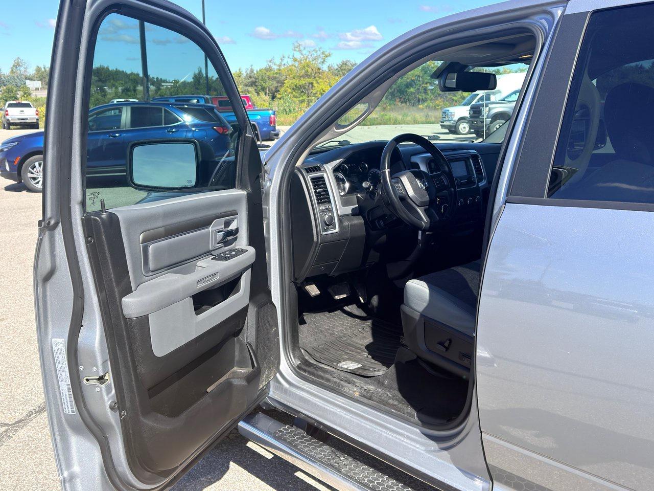 2020 RAM 1500 Classic SLT 4x4 Crew Cab 5'7 Box Photo