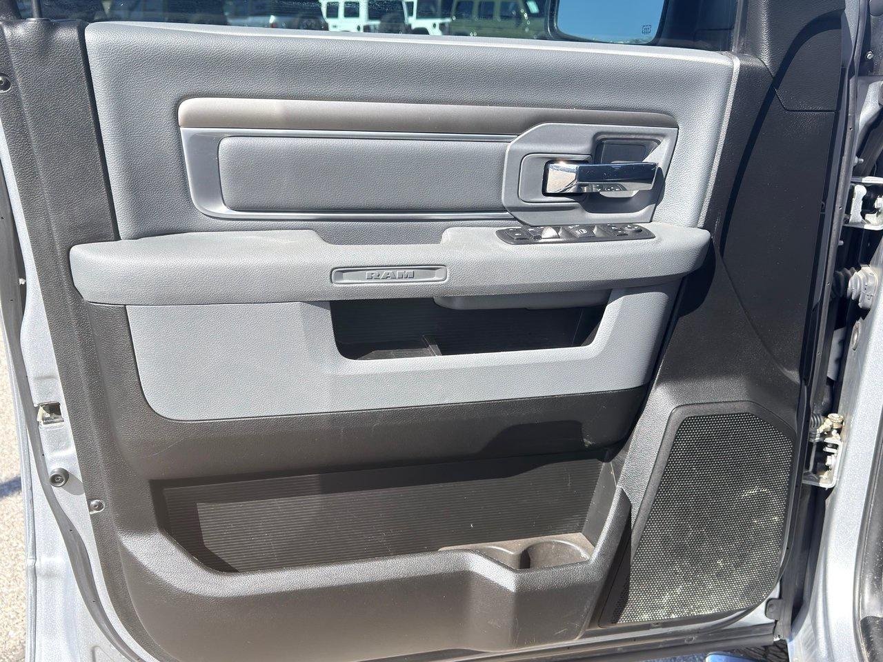 2020 RAM 1500 Classic SLT 4x4 Crew Cab 5'7 Box Photo