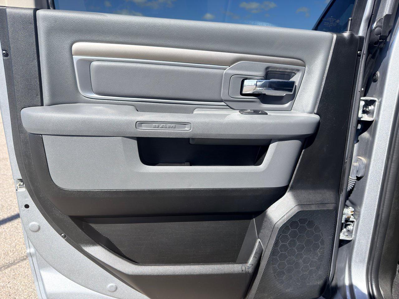 2020 RAM 1500 Classic SLT 4x4 Crew Cab 5'7 Box Photo