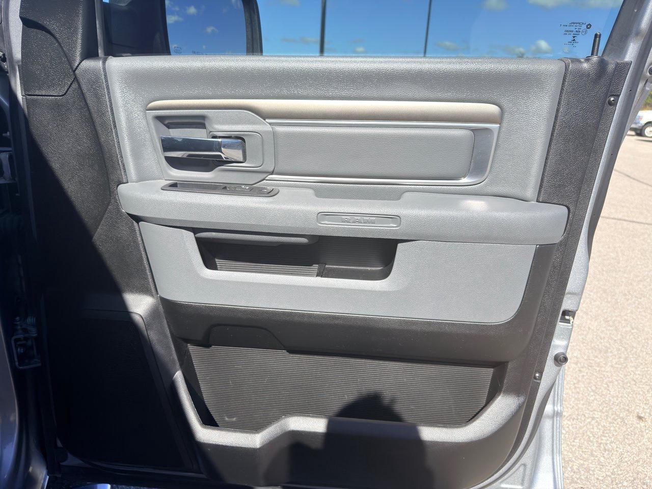 2020 RAM 1500 Classic SLT 4x4 Crew Cab 5'7 Box Photo