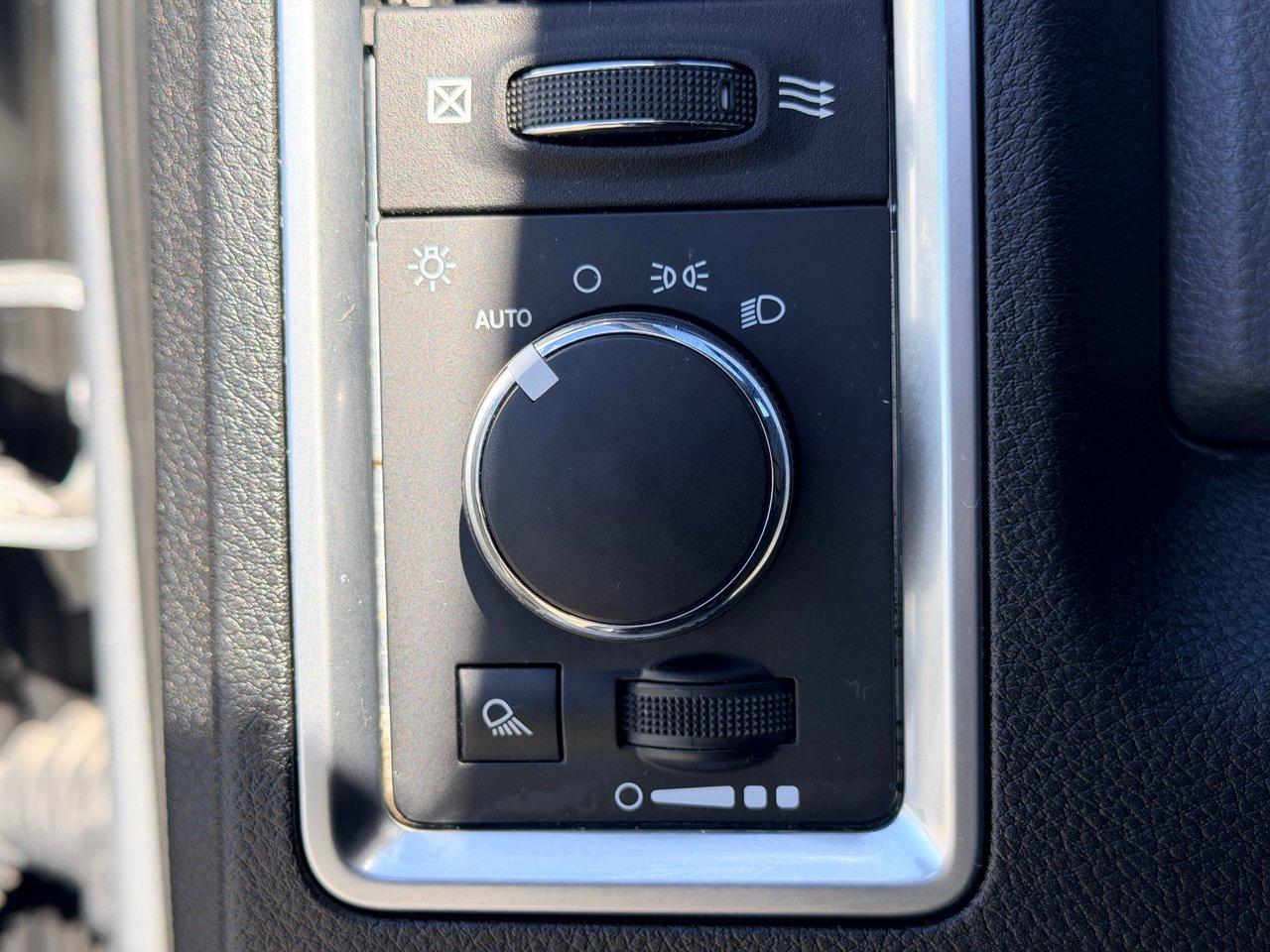 2020 RAM 1500 Classic SLT 4x4 Crew Cab 5'7 Box Photo