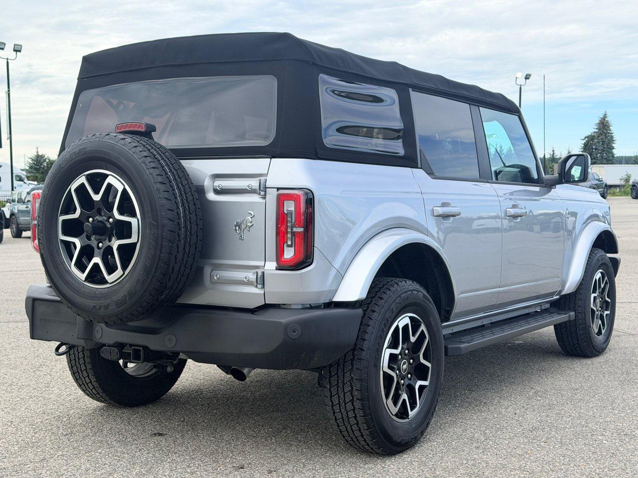 2022 Ford Bronco Outer Banks 4X4 Photo3