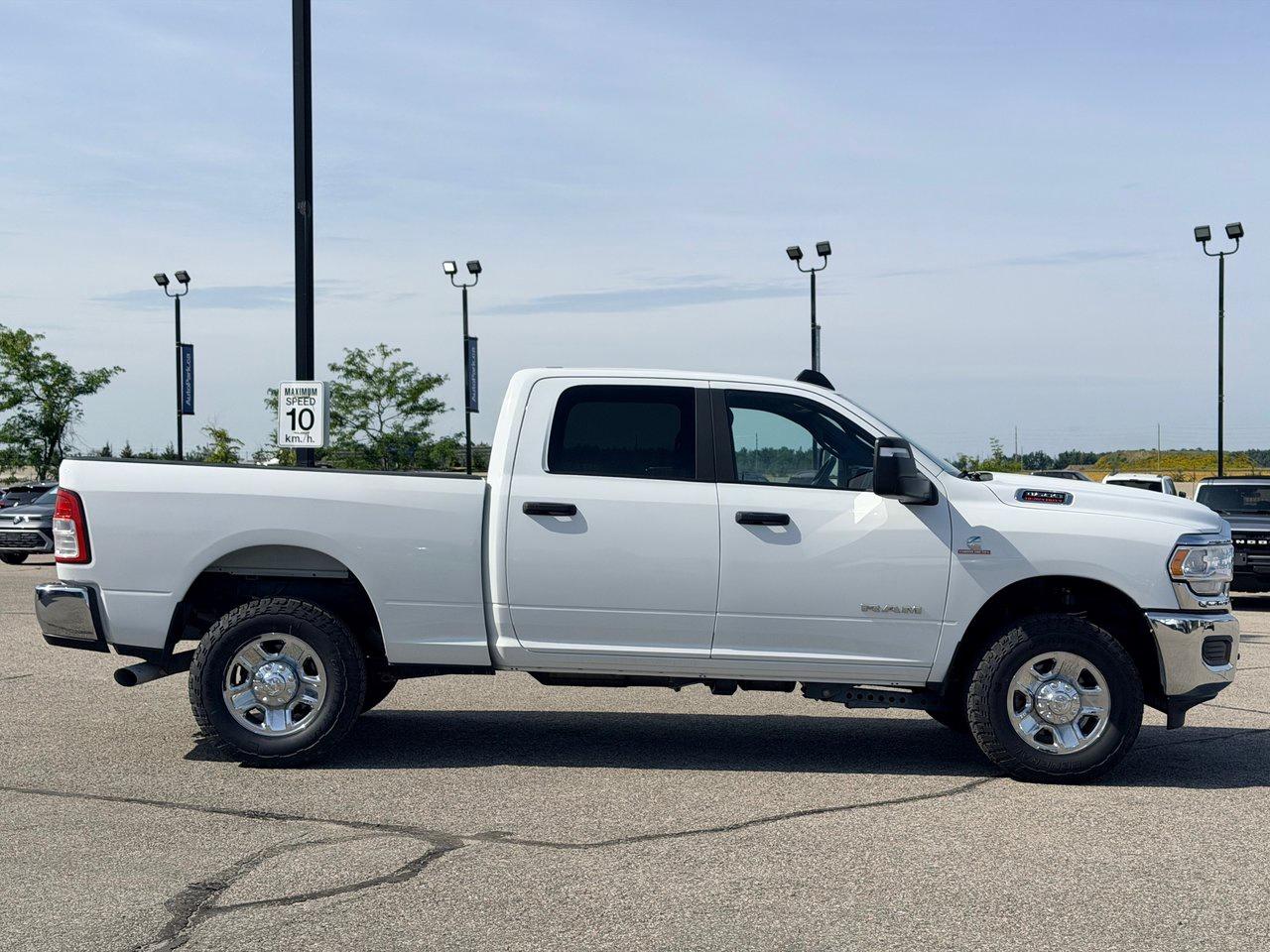 2024 RAM 3500 Big Horn Crew Cab 4x4 Photo