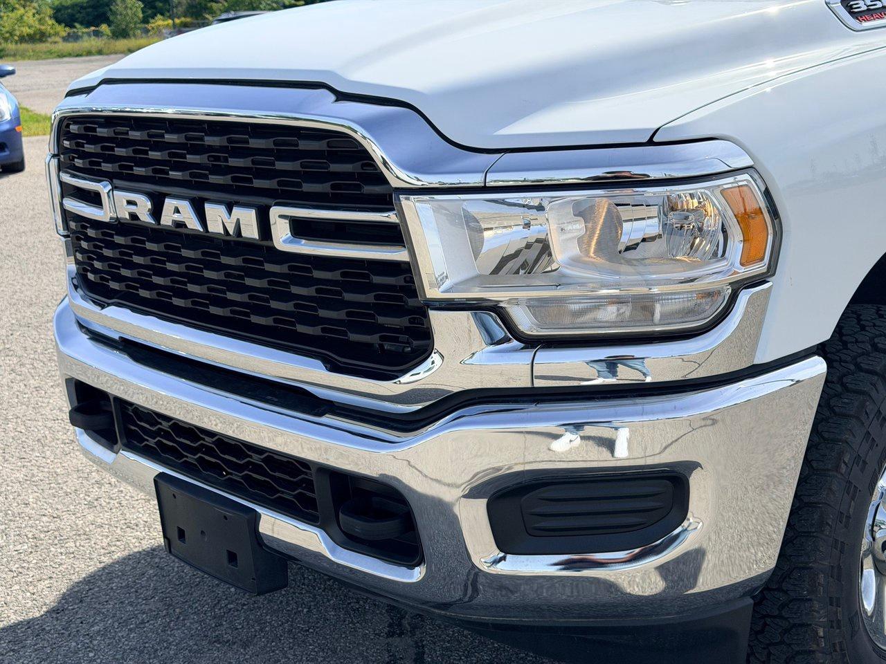 2024 RAM 3500 Big Horn Crew Cab 4x4 Photo
